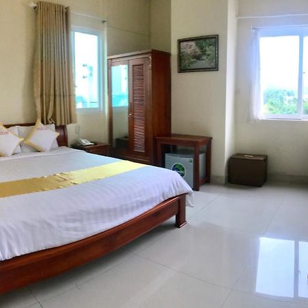 ฮวง เย็น คานารี่ โฮเทล Hotel กวีเญิน ภายนอก รูปภาพ
