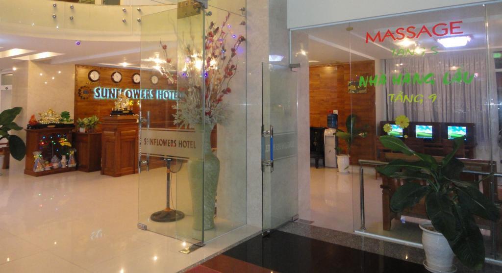 ฮวง เย็น คานารี่ โฮเทล Hotel กวีเญิน ภายนอก รูปภาพ