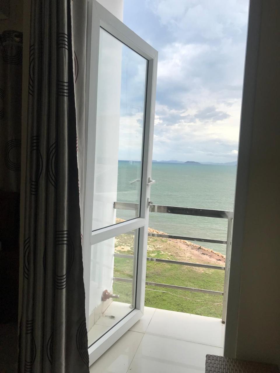 ฮวง เย็น คานารี่ โฮเทล Hotel กวีเญิน ภายนอก รูปภาพ